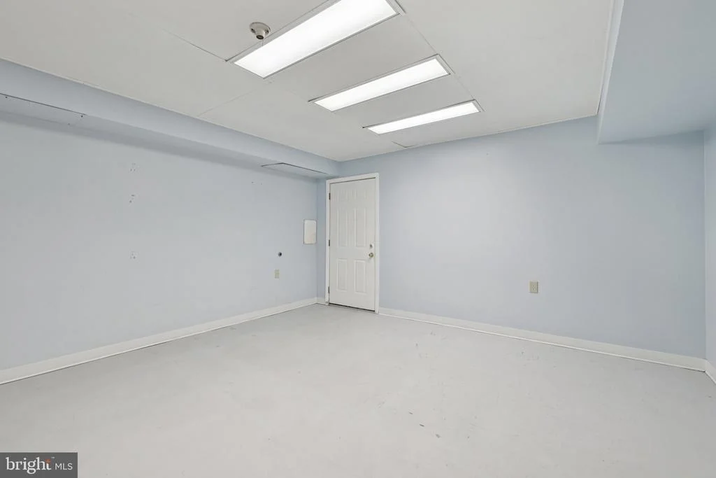 Photo of 7584 CARLIN ROAD