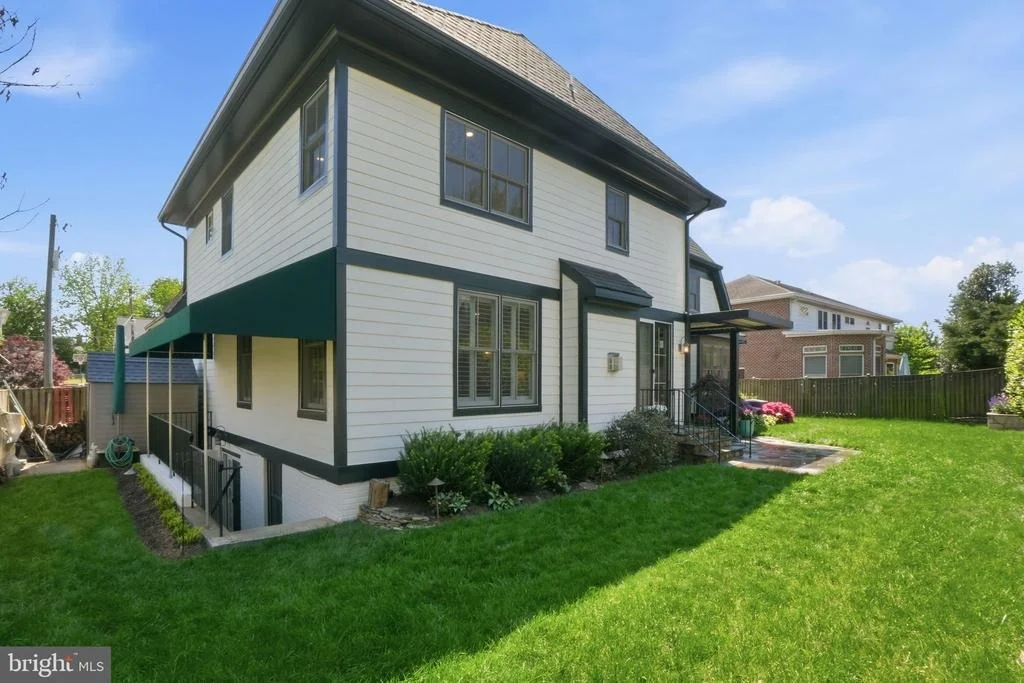 Photo of 2808 JOHN MARSHALL DRIVE