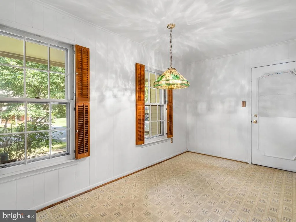 Photo of 19509 DUBARRY DRIVE