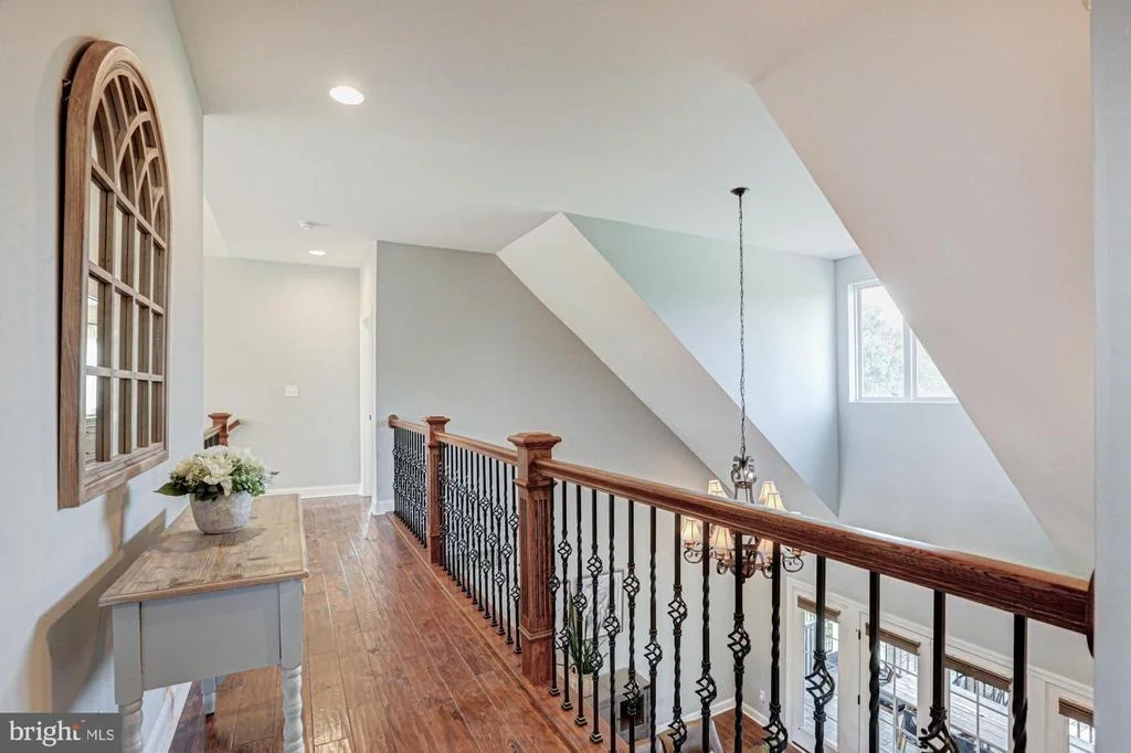 Photo of 1233 BUNKER HILL ROAD