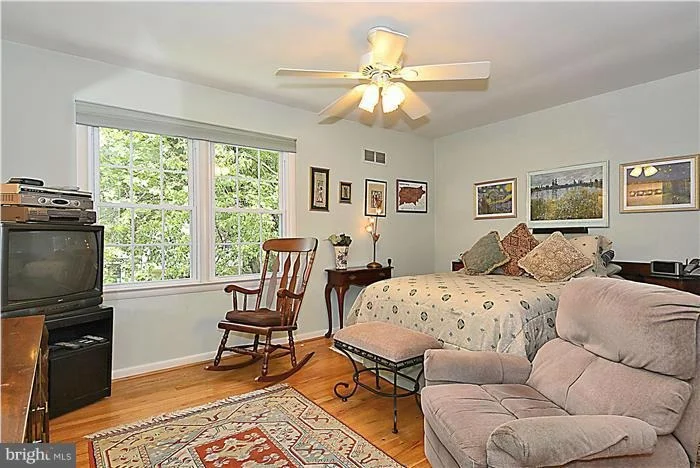 Photo of 12912 MIDDLEVALE LANE