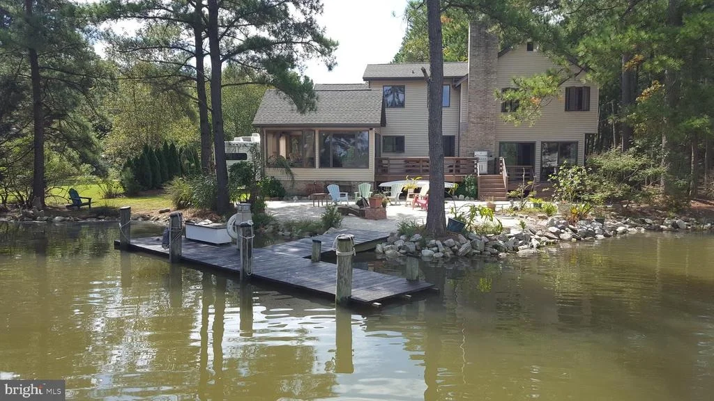 Photo of 5768 DOCKSIDE LANE
