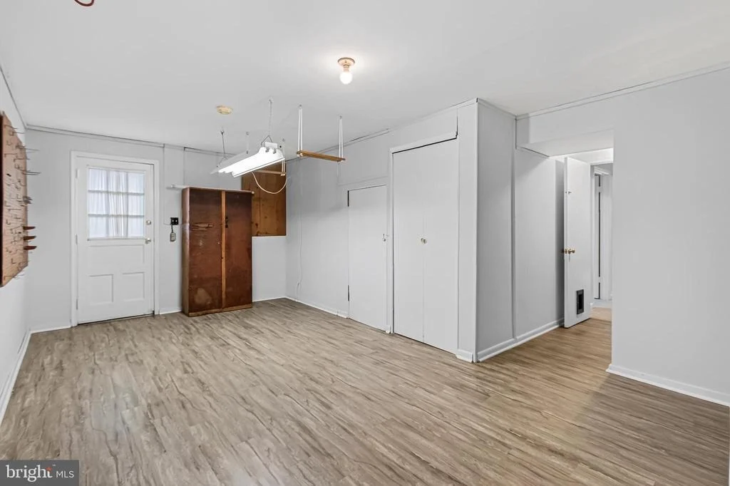 Photo of 4019 ROBERTSON BOULEVARD
