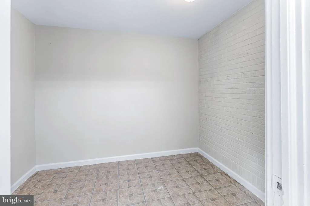 Photo of 6015 FOREST ROAD