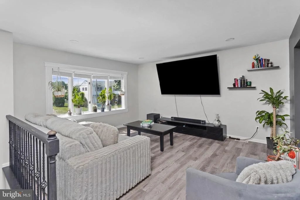 Photo of 6 INDEPENDENCE DRIVE