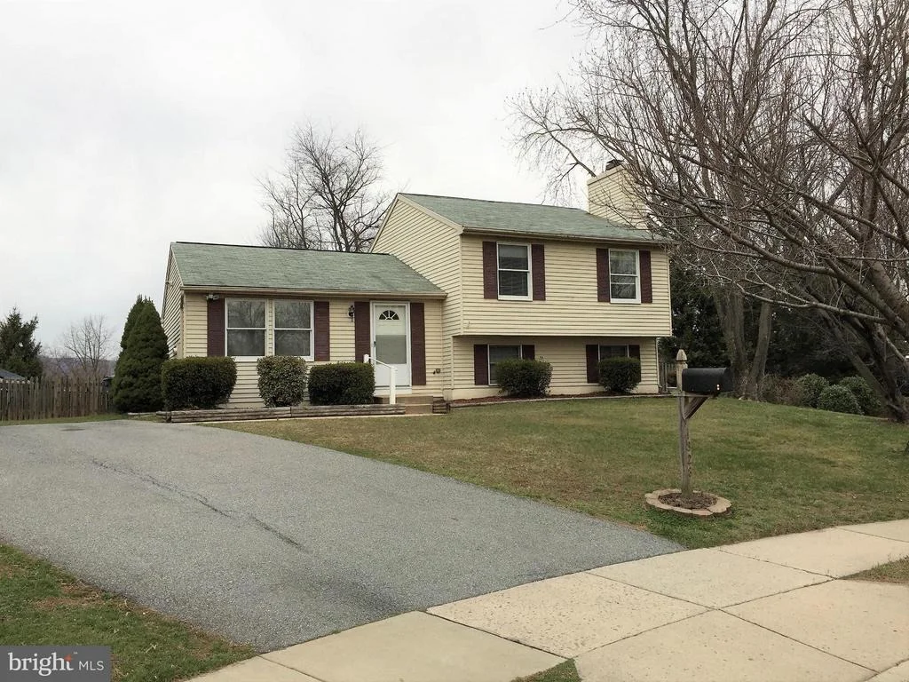 Photo of 1328 SPLIT RAIL LANE