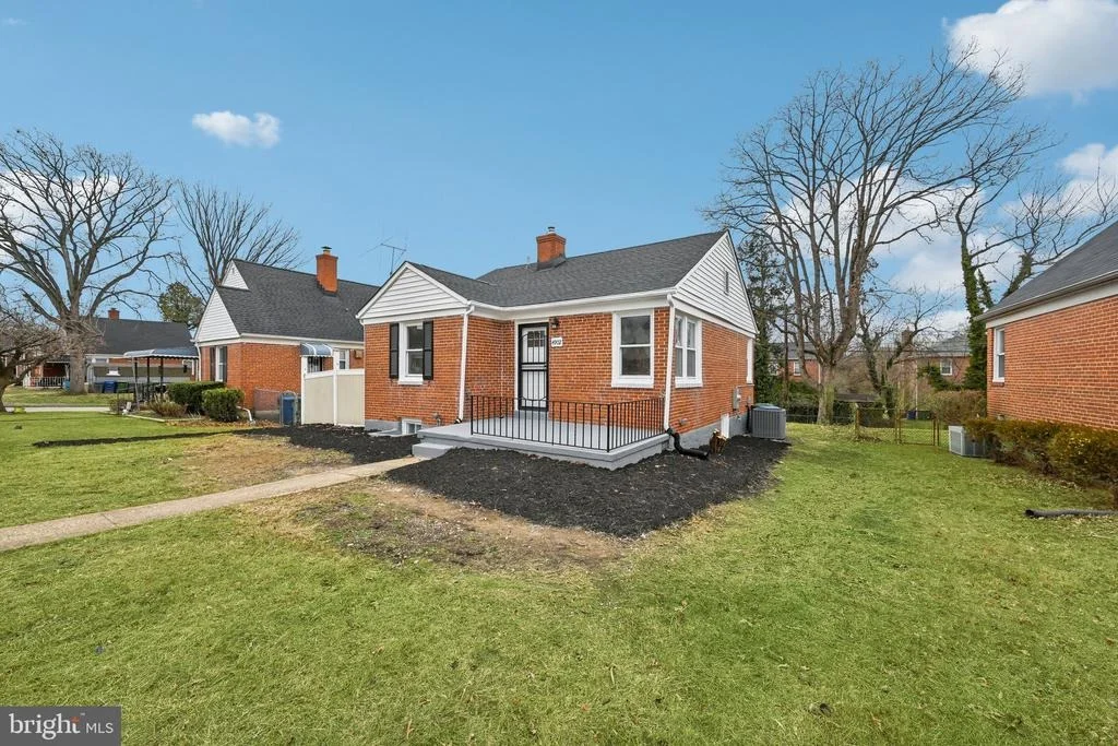 Photo of 4902 GILRAY DRIVE