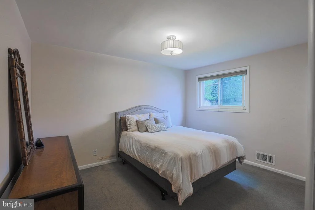 Photo of 5919 WINNER AVENUE