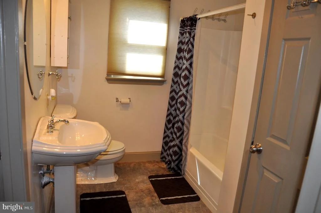 Photo of 1369 OUTER DRIVE