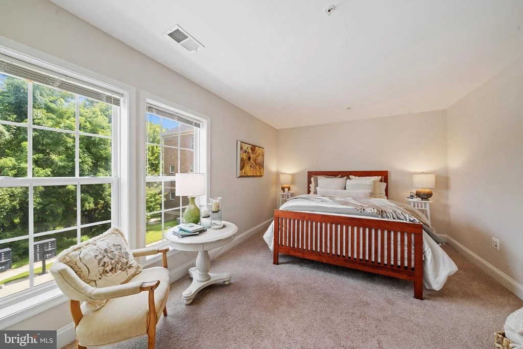 Photo of 304 PARKVIEW AVENUE