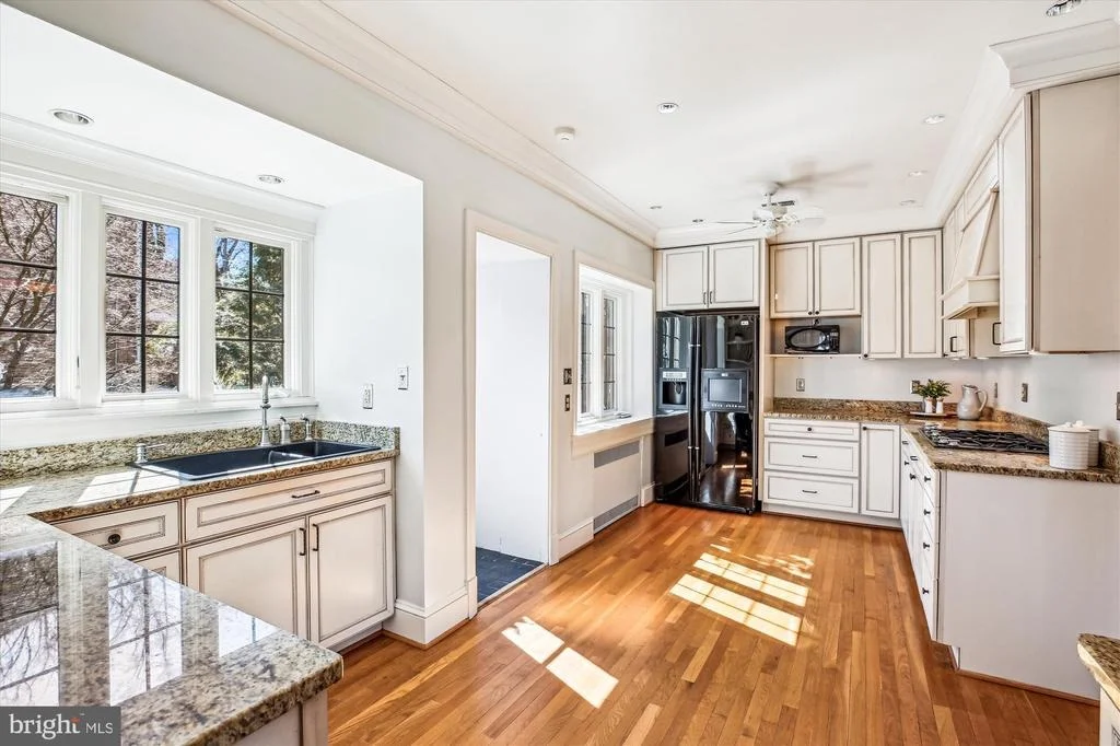 Photo of 4116 BEVERLY ROAD