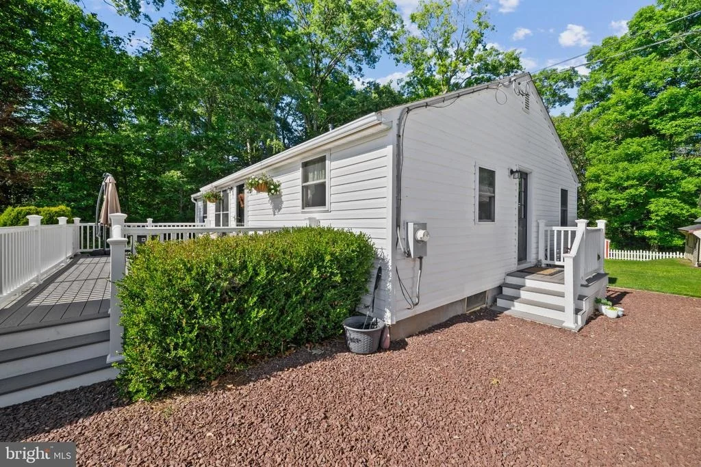 Photo of 753 GILBERT ROAD