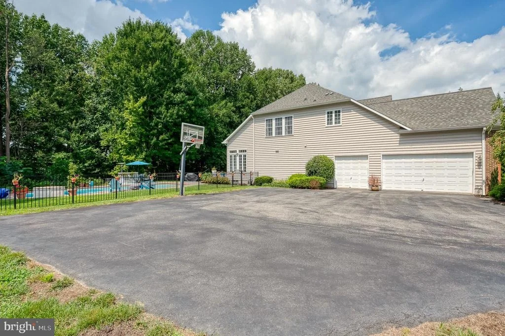 Photo of 105 BOWER LANE