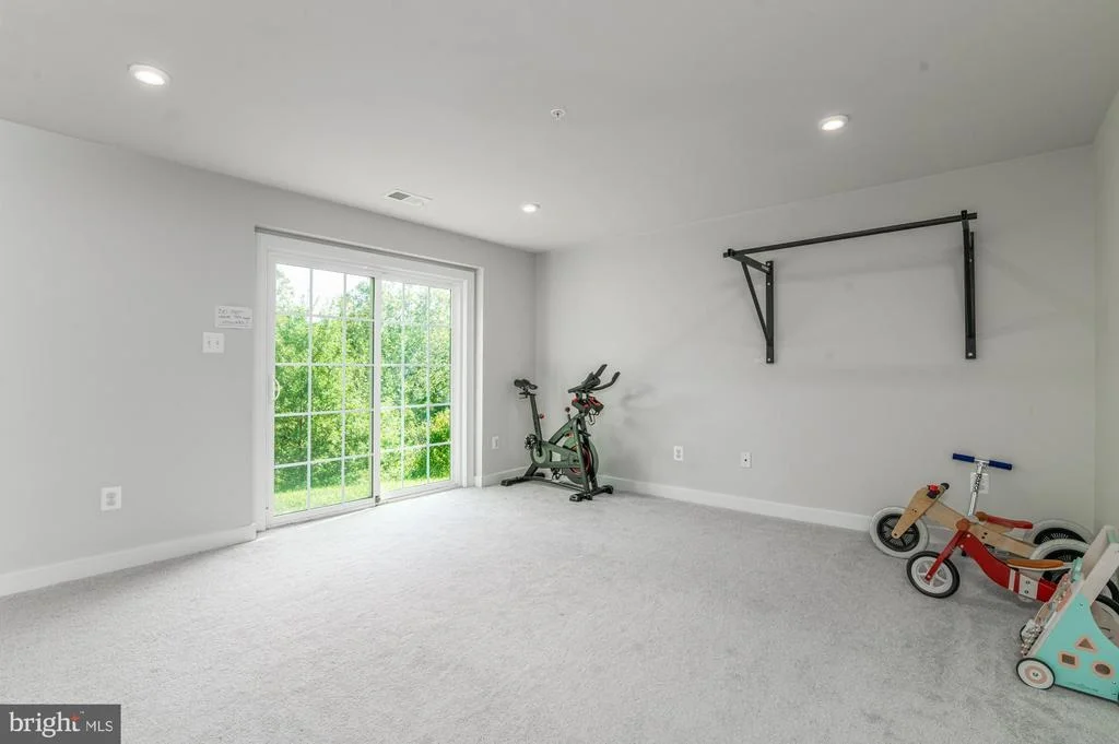 Photo of 405 POTOMAC VIEW PARKWAY