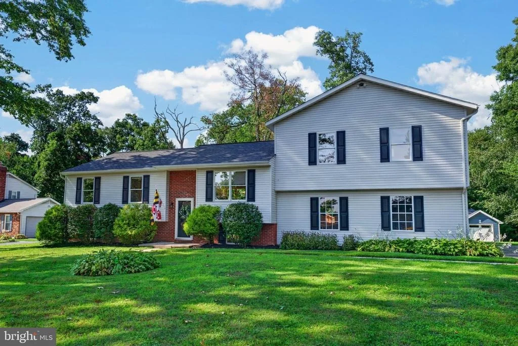 Photo of 4294 WOLF HILL DRIVE