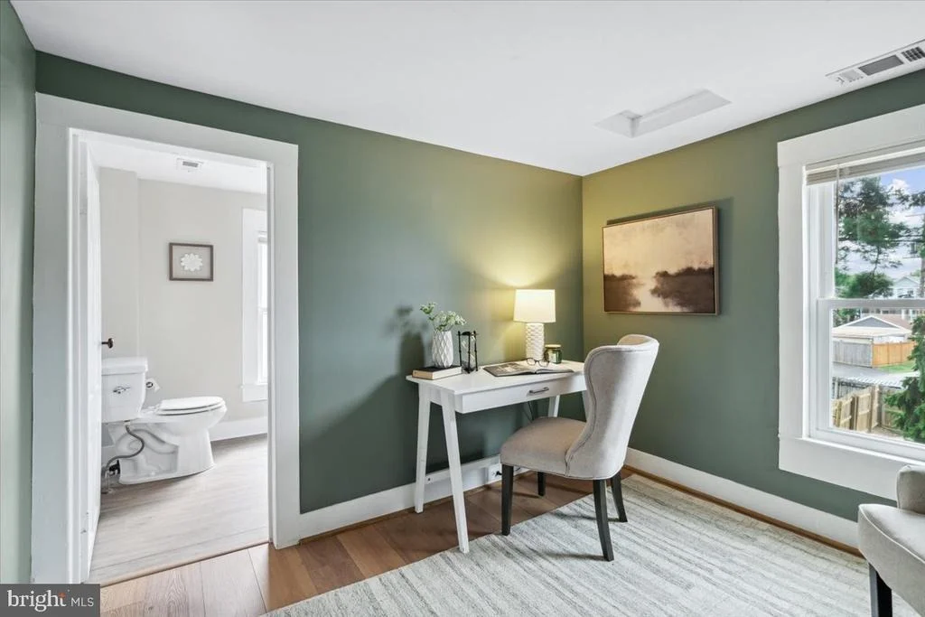 Photo of 218 5TH STREET W