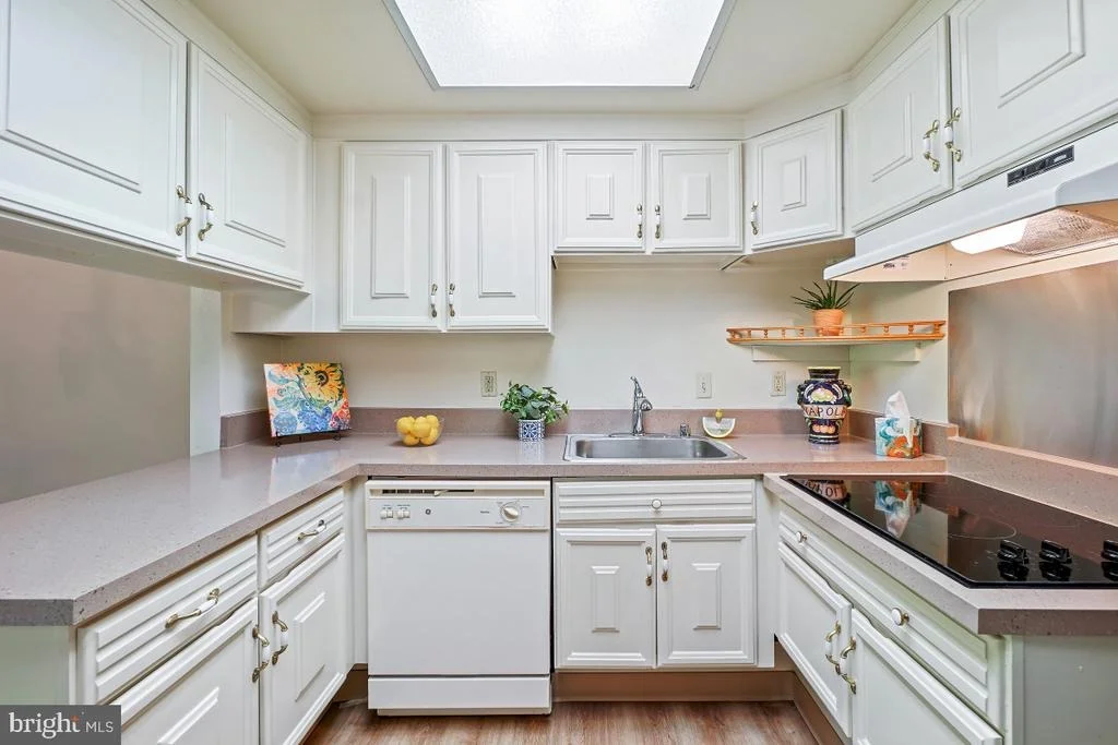 Photo of Unit 682A at 3320 GLENEAGLES DRIVE