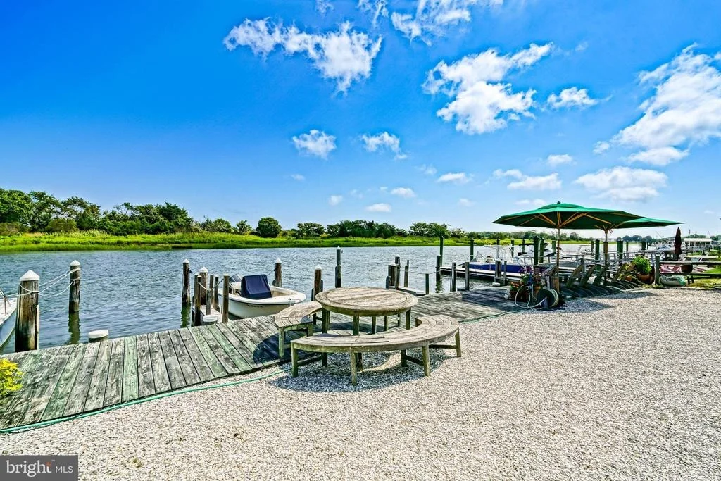 Photo of 558 PILOTTOWN ROAD