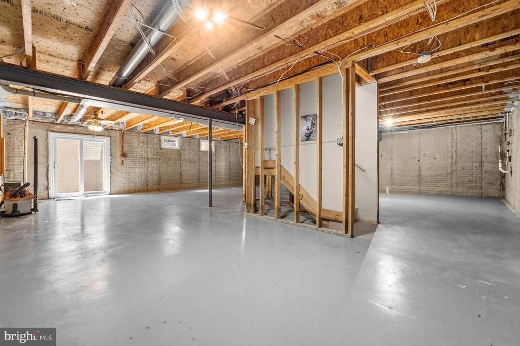 Photo of 6914 WINTER LANE