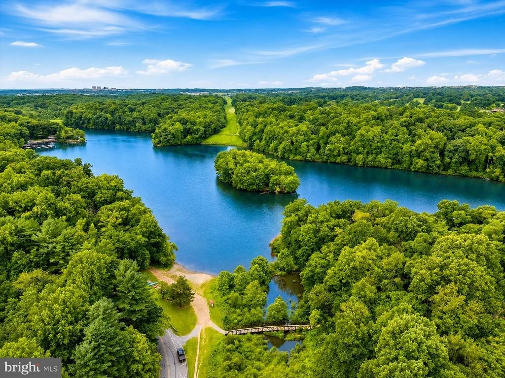 Photo of 5904 MUNCASTER MILL ROAD