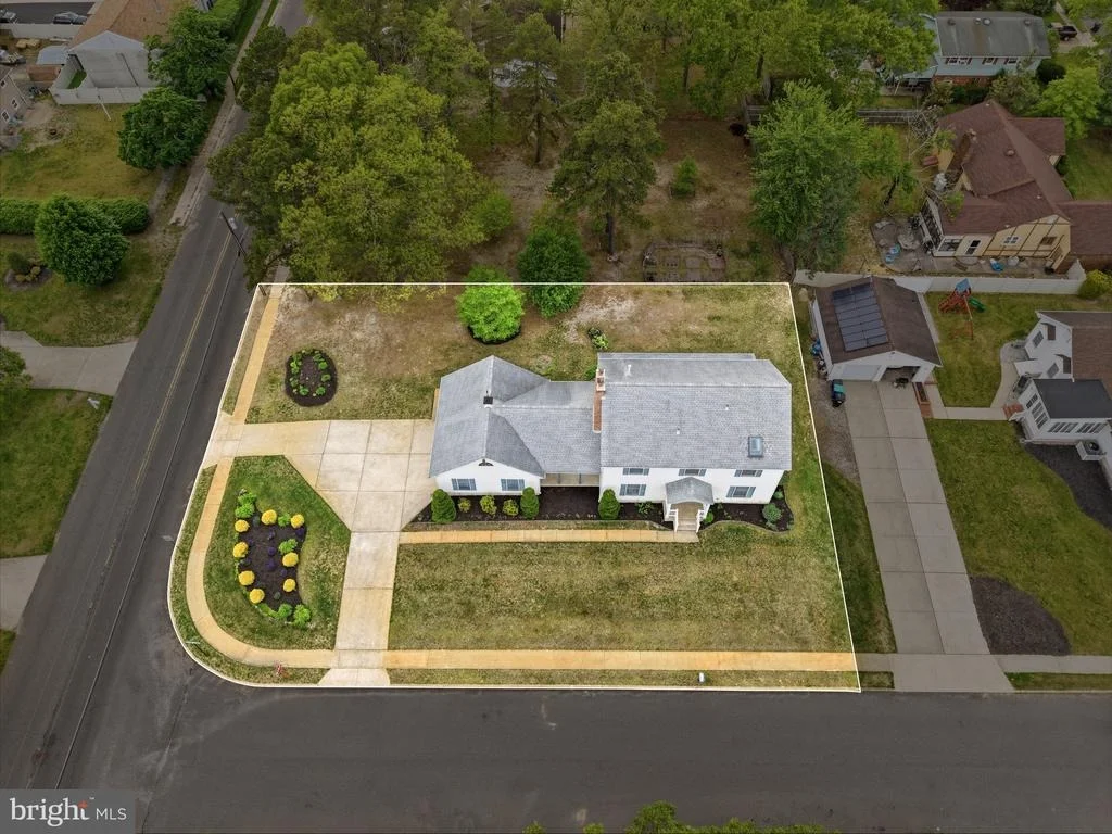 Photo of 1 MOSS VIEW LANE