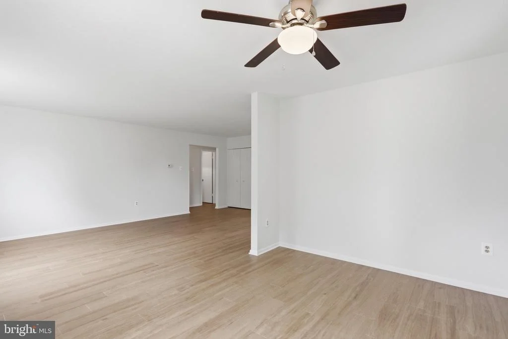 Photo of 5661 CRABAPPLE DRIVE