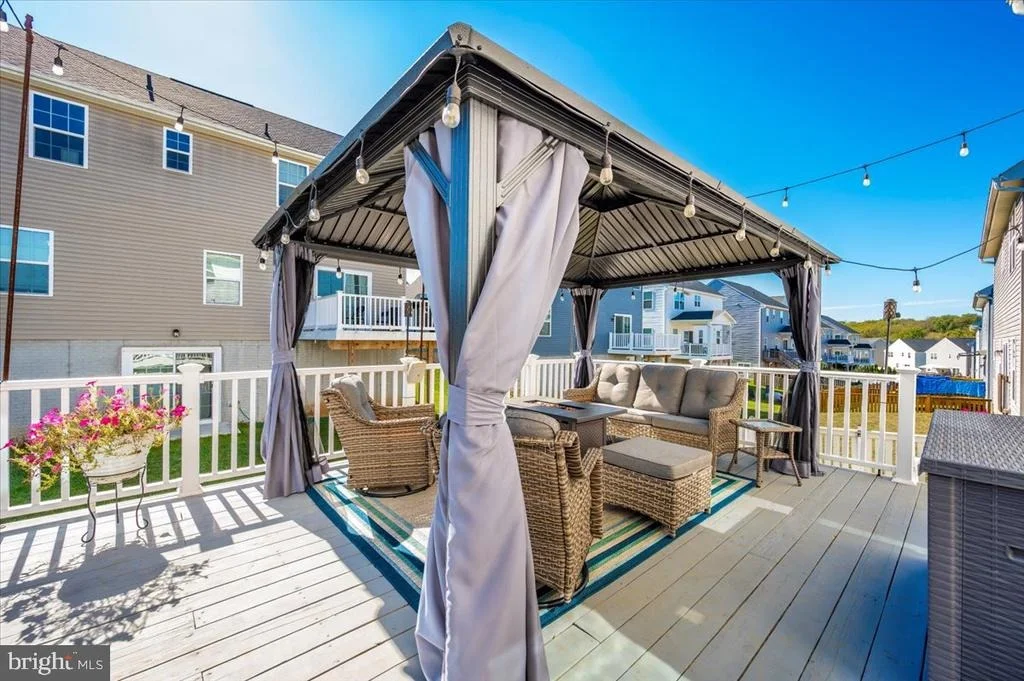 Photo of 76 VANCOUVER PLACE