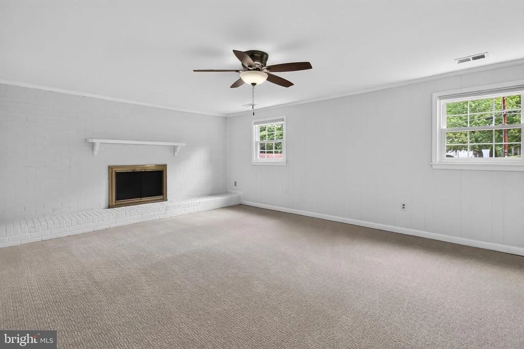 Photo of 4019 ROBERTSON BOULEVARD