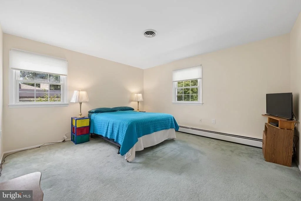 Photo of 10 PASADENA DRIVE
