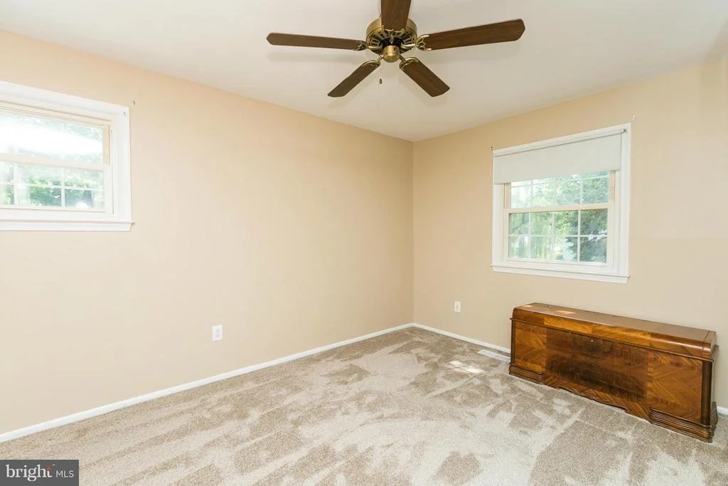 Photo of 18516 ROLLING ACRES WAY