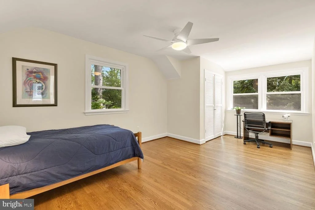 Photo of 5810 OVERLEA ROAD