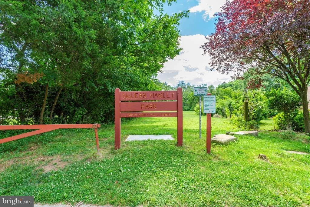 Photo of 7821 FALSTAFF ROAD