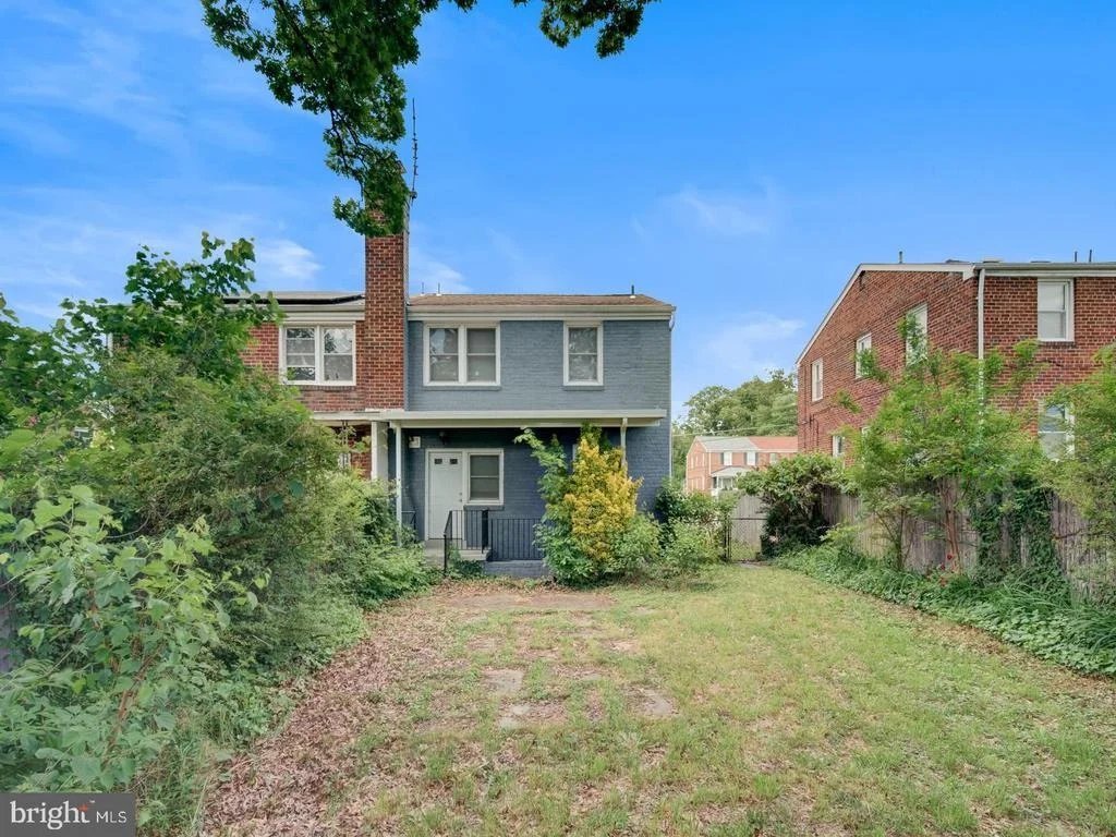 Photo of 2407 SAINT CLAIR DRIVE