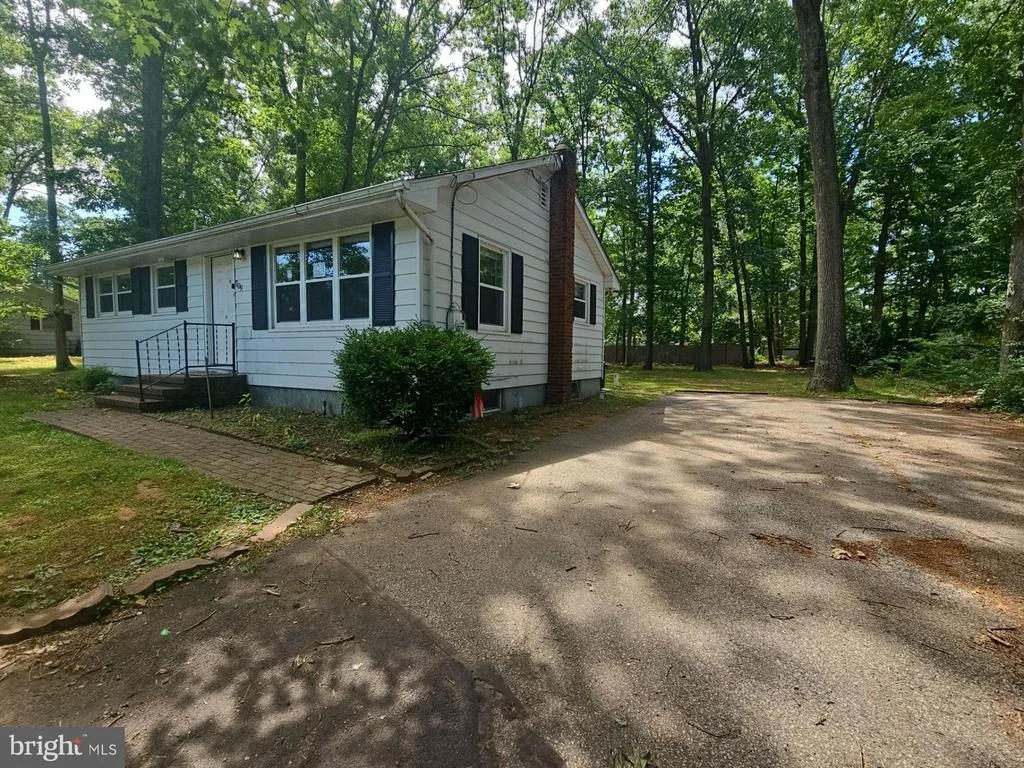 Photo of 109 W DAWSON DRIVE