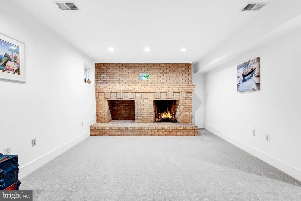 Photo of 9344 MOUNT VERNON CIRCLE