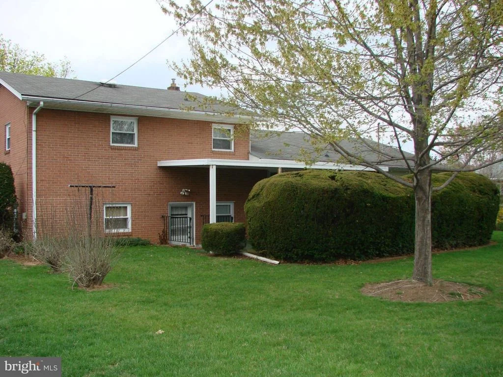 Photo of 210 WYNGATE DRIVE