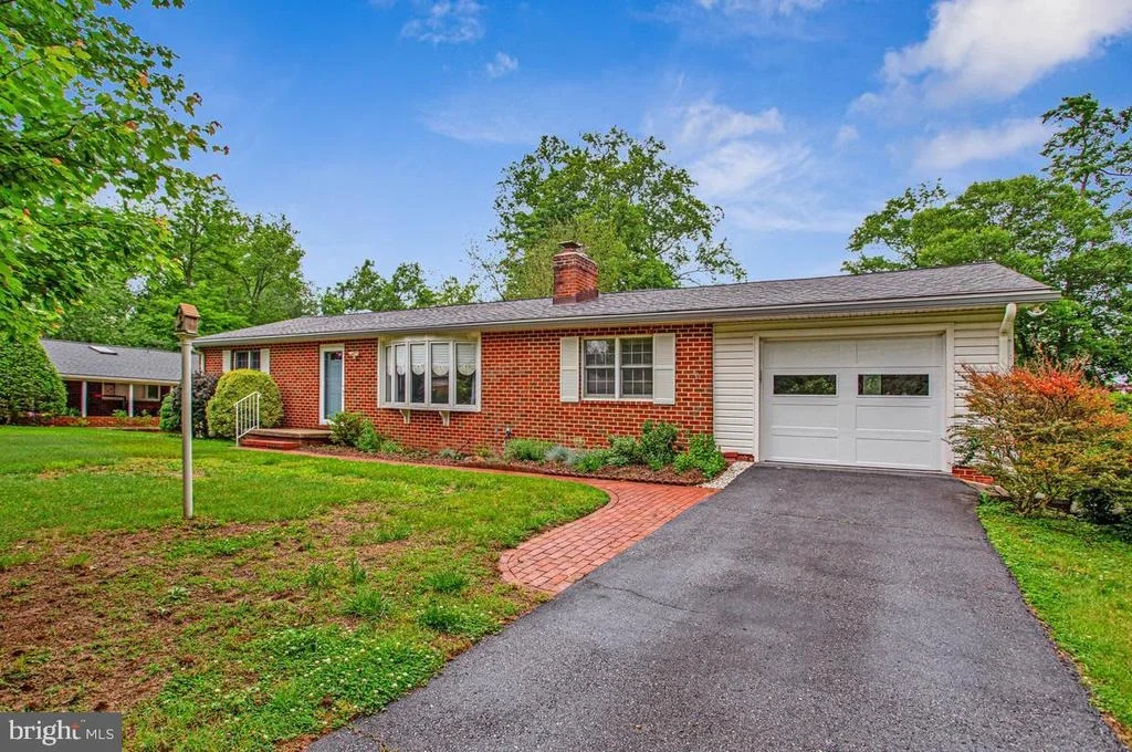 Photo of 6721 PINE DRIVE