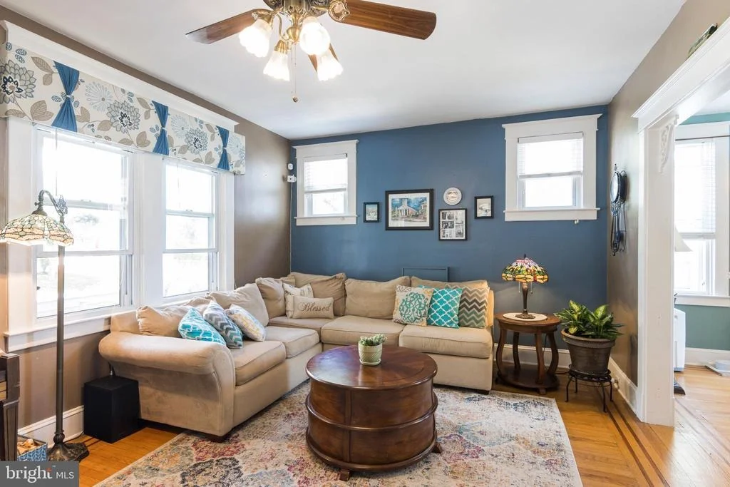 Photo of 618 ALDERSHOT ROAD