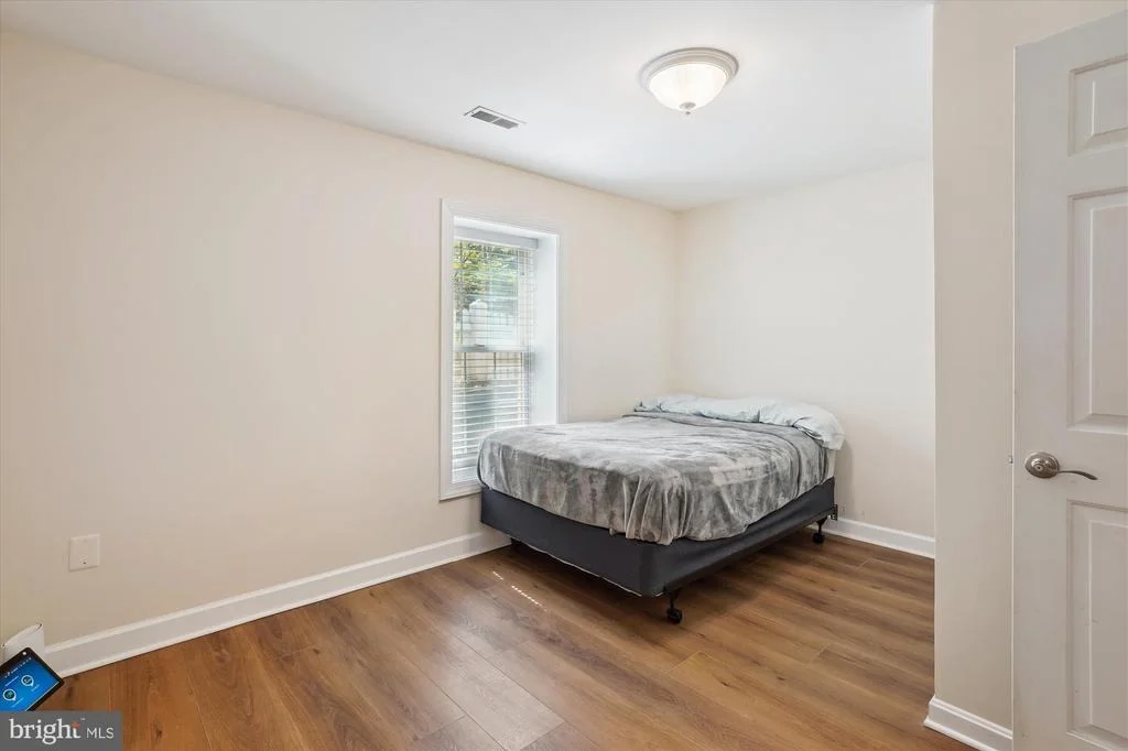 Photo of 302 TSCHIFFELY SQUARE ROAD