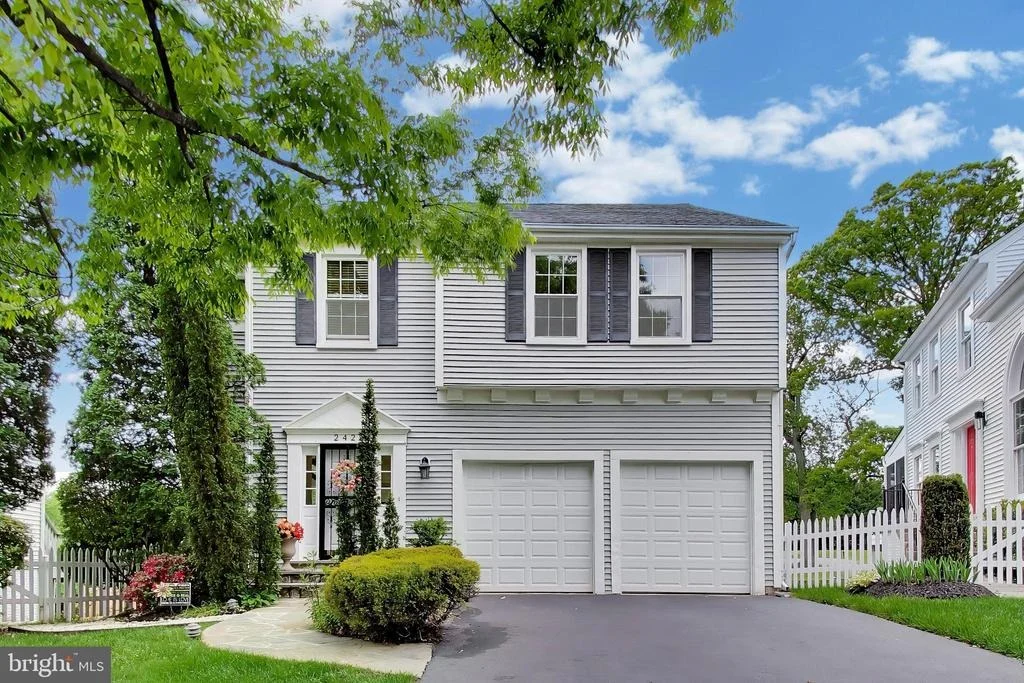 Photo of 2421 PONDSIDE TERRACE