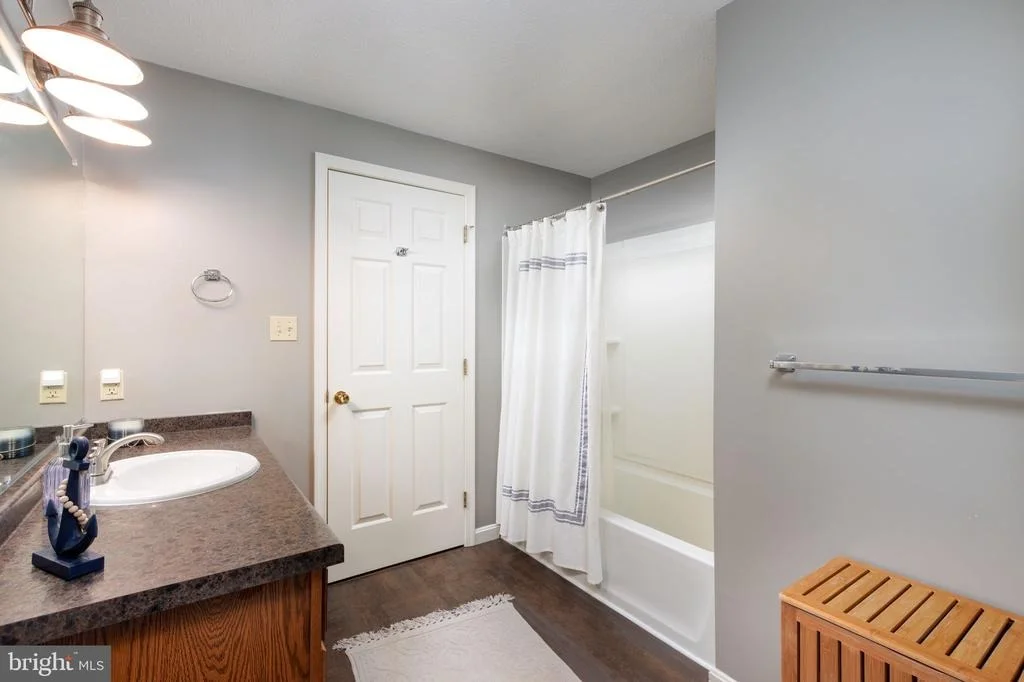 Photo of 925 PINE TREE POINT ROAD