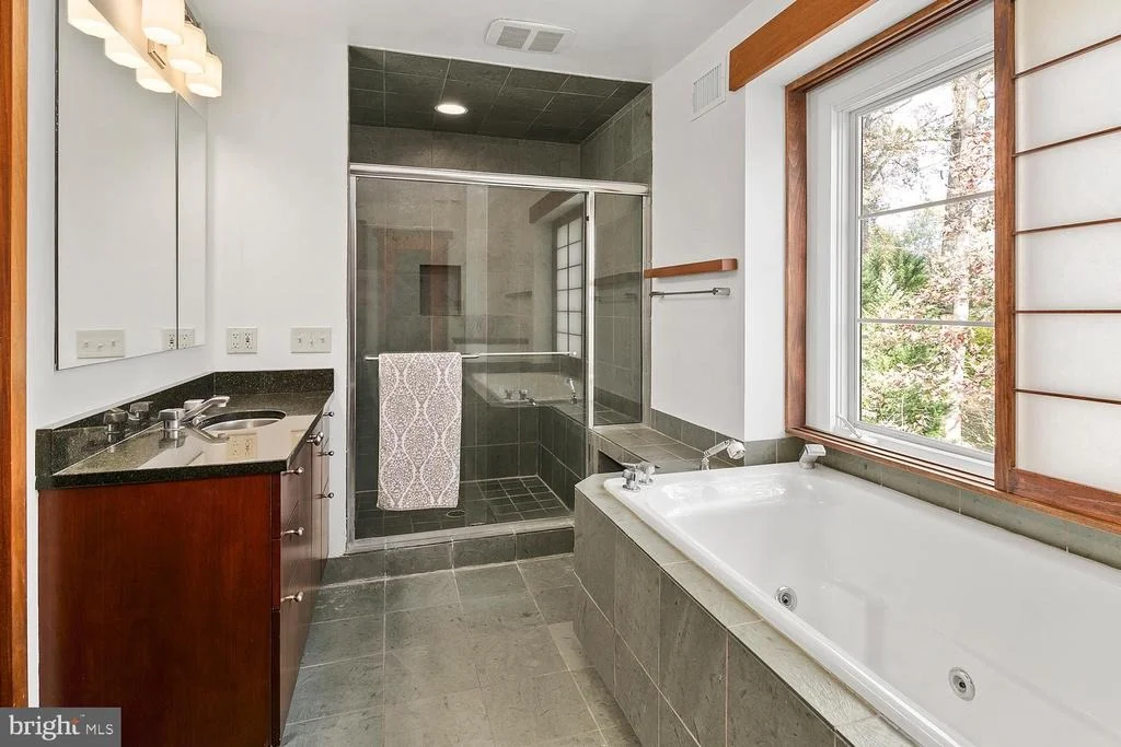 Photo of 1613 FOREST LANE