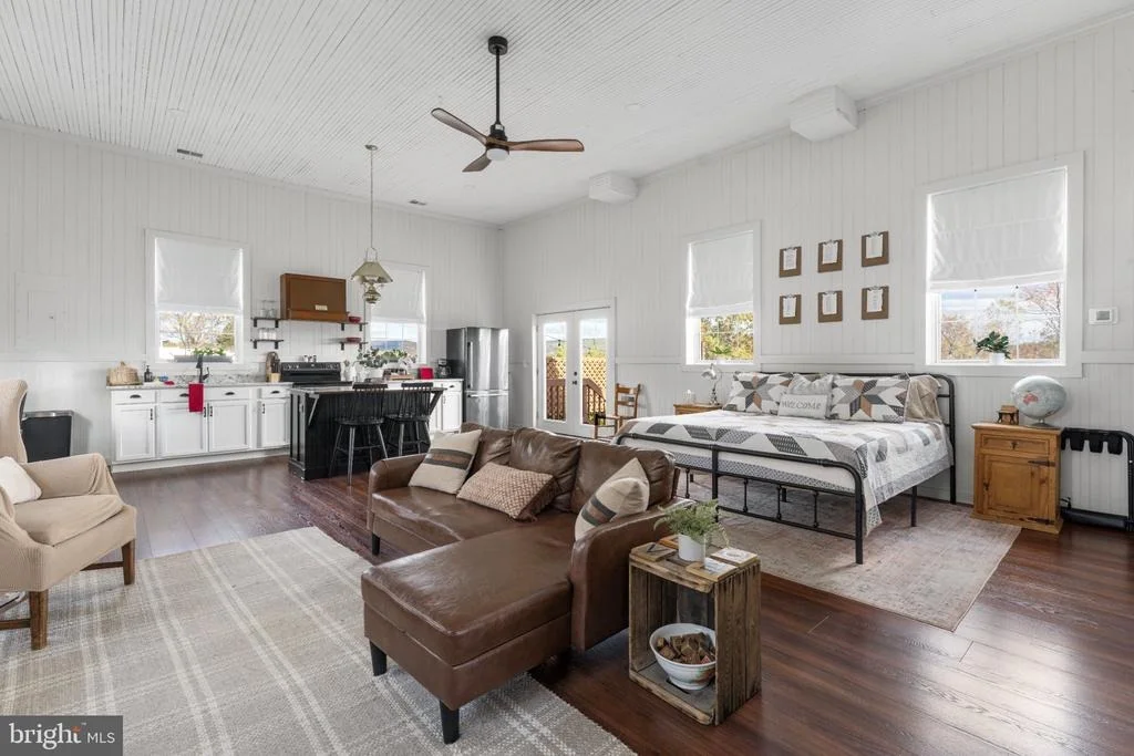 Photo of 1098 REYNOLDS ROAD