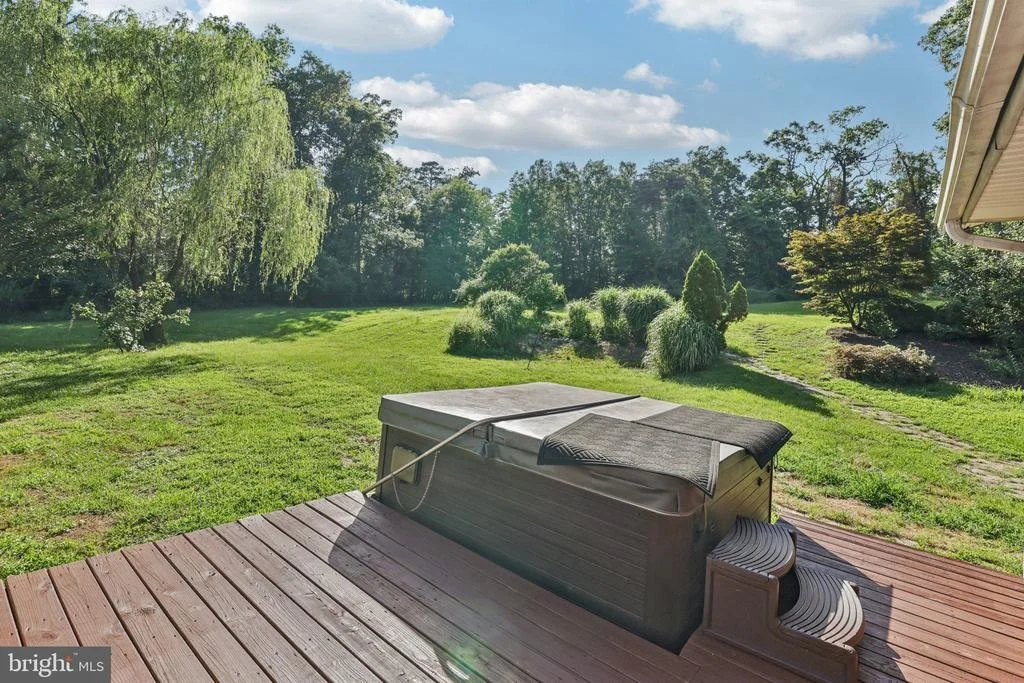 Photo of 7584 CARLIN ROAD