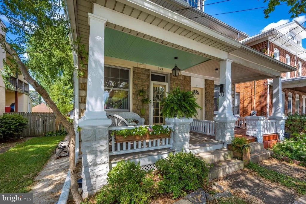 Photo of 323 W 7TH STREET