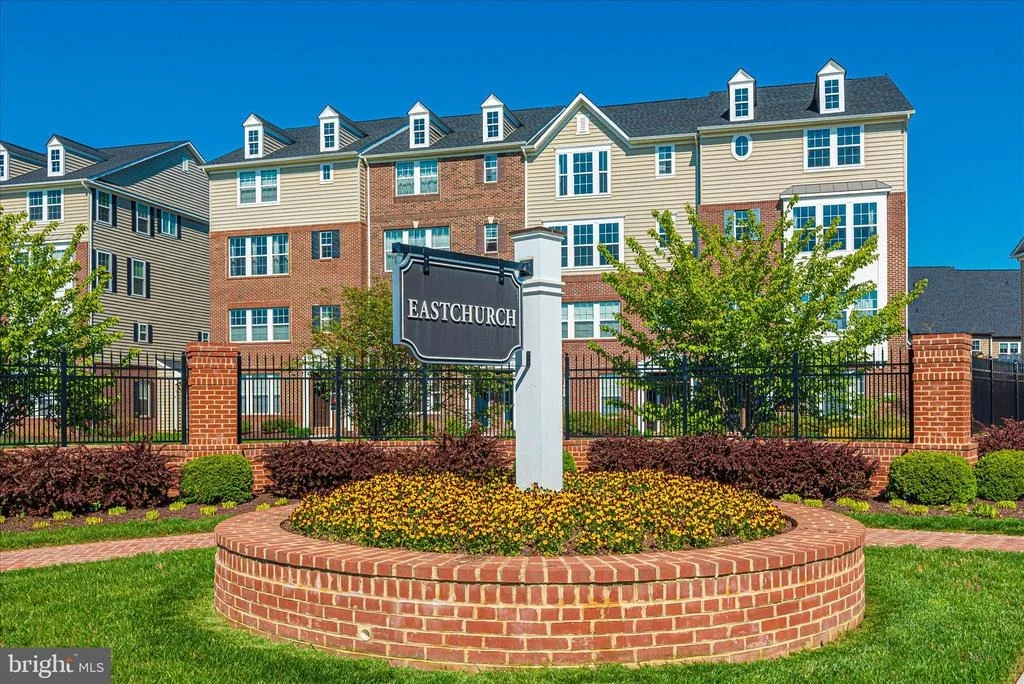 Photo of 825 HOLDEN ROAD