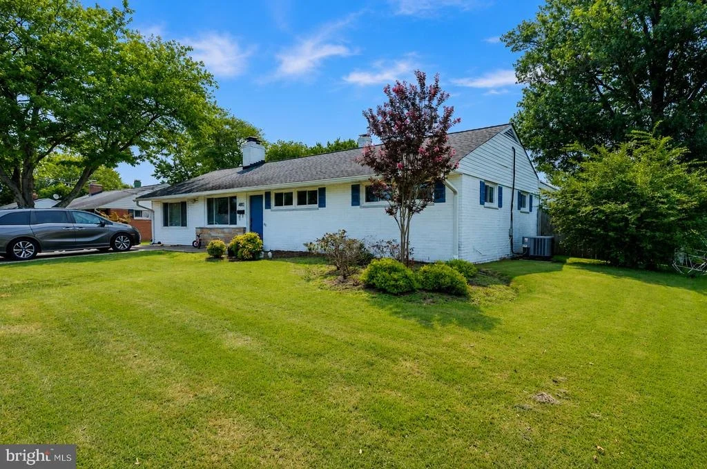 Photo of 4803 APPLE TREE DRIVE