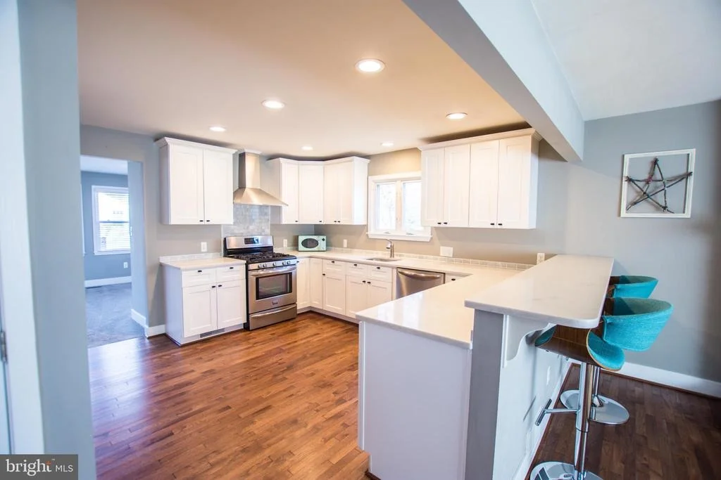 Photo of 704 W MAPLE ROAD