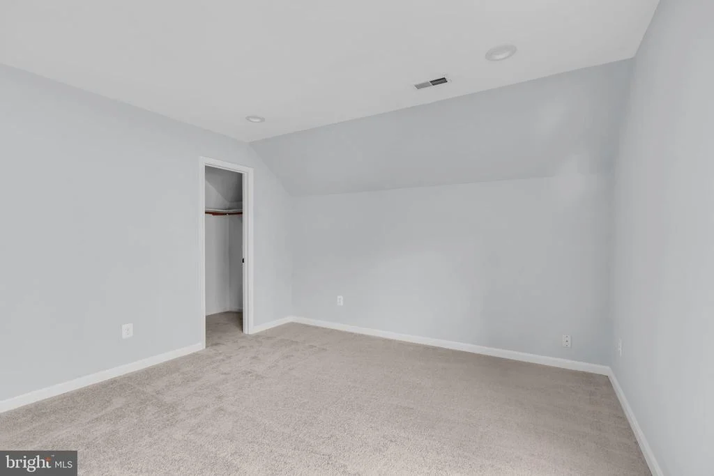 Photo of 43553 DEMPSEY LANE