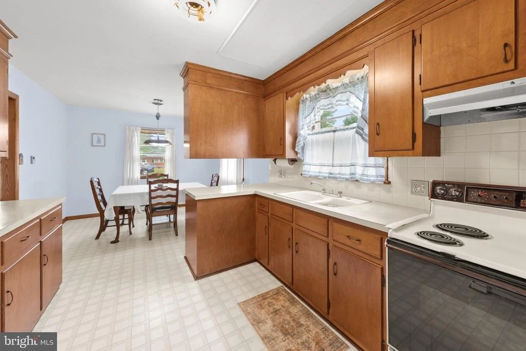 Photo of 325 CALVIN DRIVE
